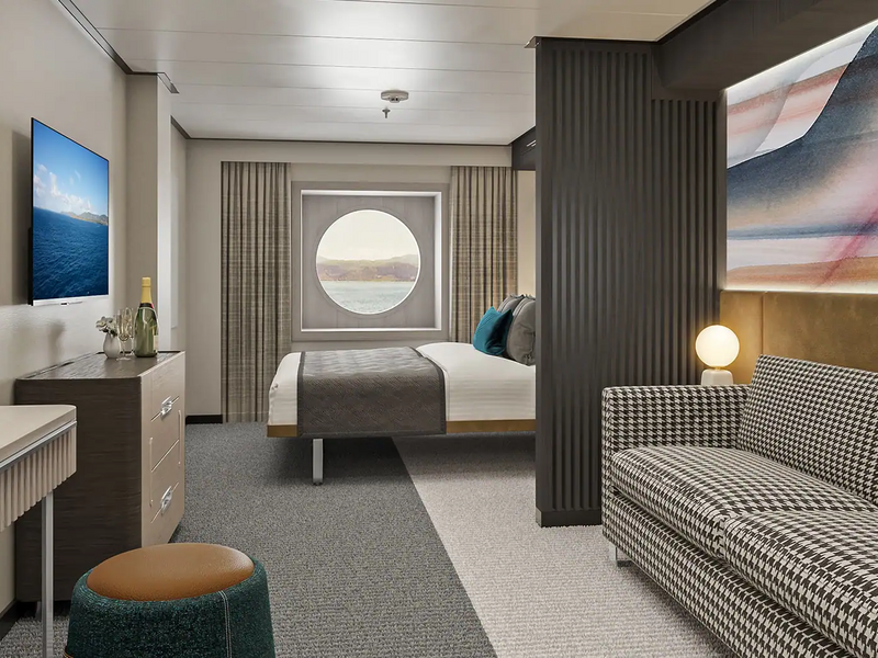 Large Oceanview with Round Window